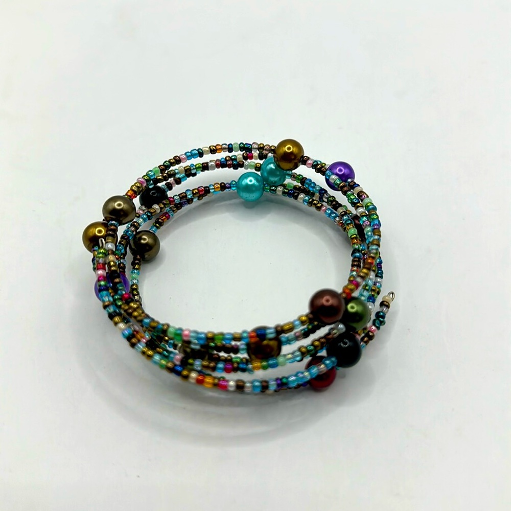 Multicolor beaded bracelet